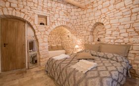 Trulli Antichi Mestieri - Widespread Trulli In The Historic Center